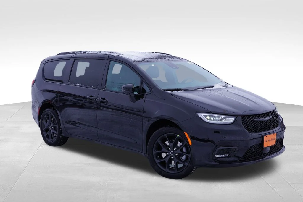 2026 Chrysler Pacifica Select AWD's photo
