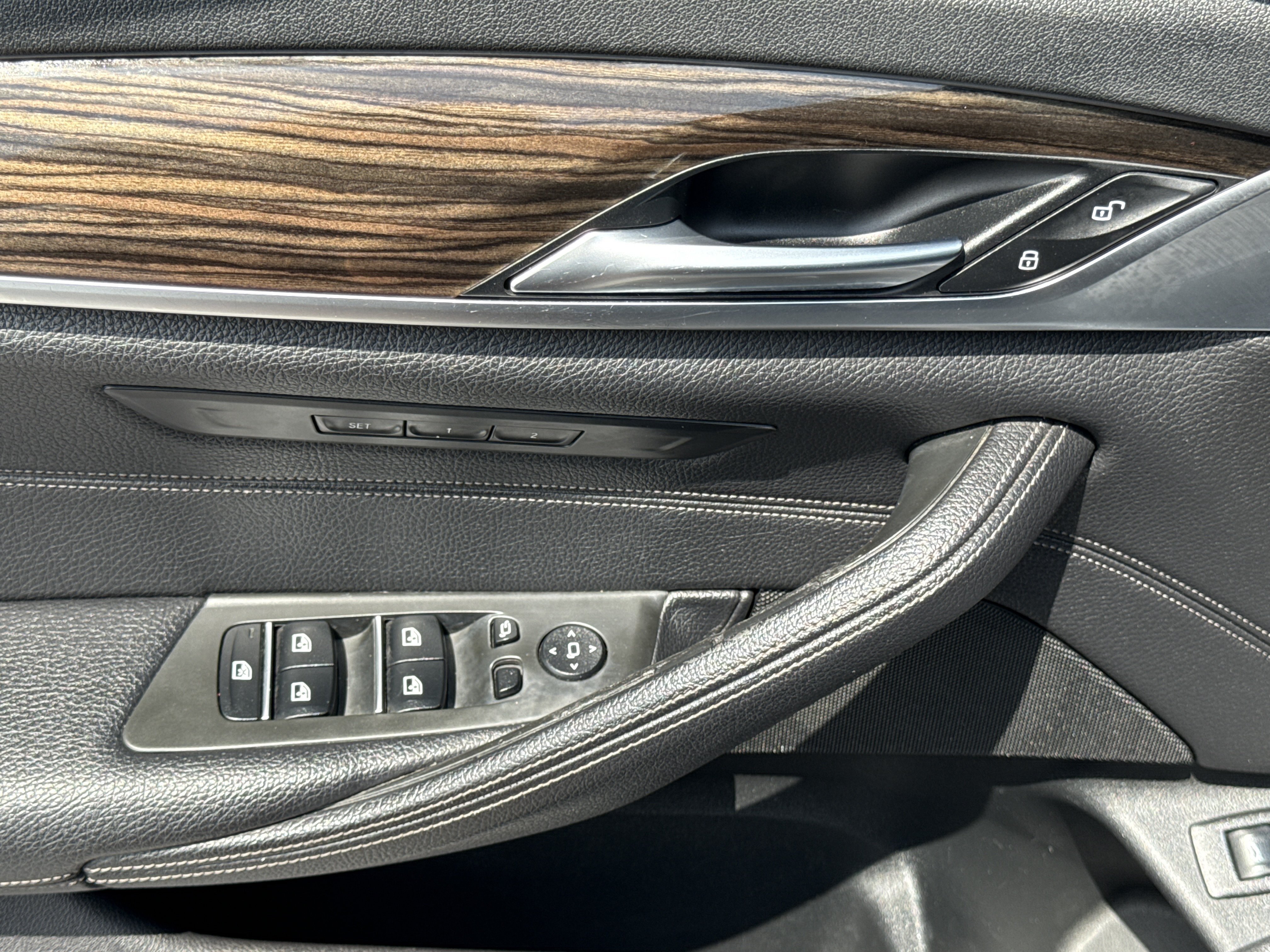 Used 2018 Black Sapphire Metallic BMW  image 16