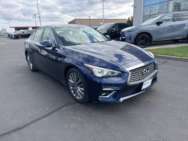 2022 Infiniti Q50 LUXE photo 2
