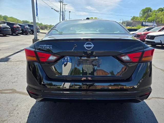 Used 2025 Black Nissan 2.5 SV image 7