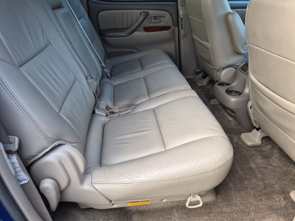 Used 2006  Toyota Limited image 23