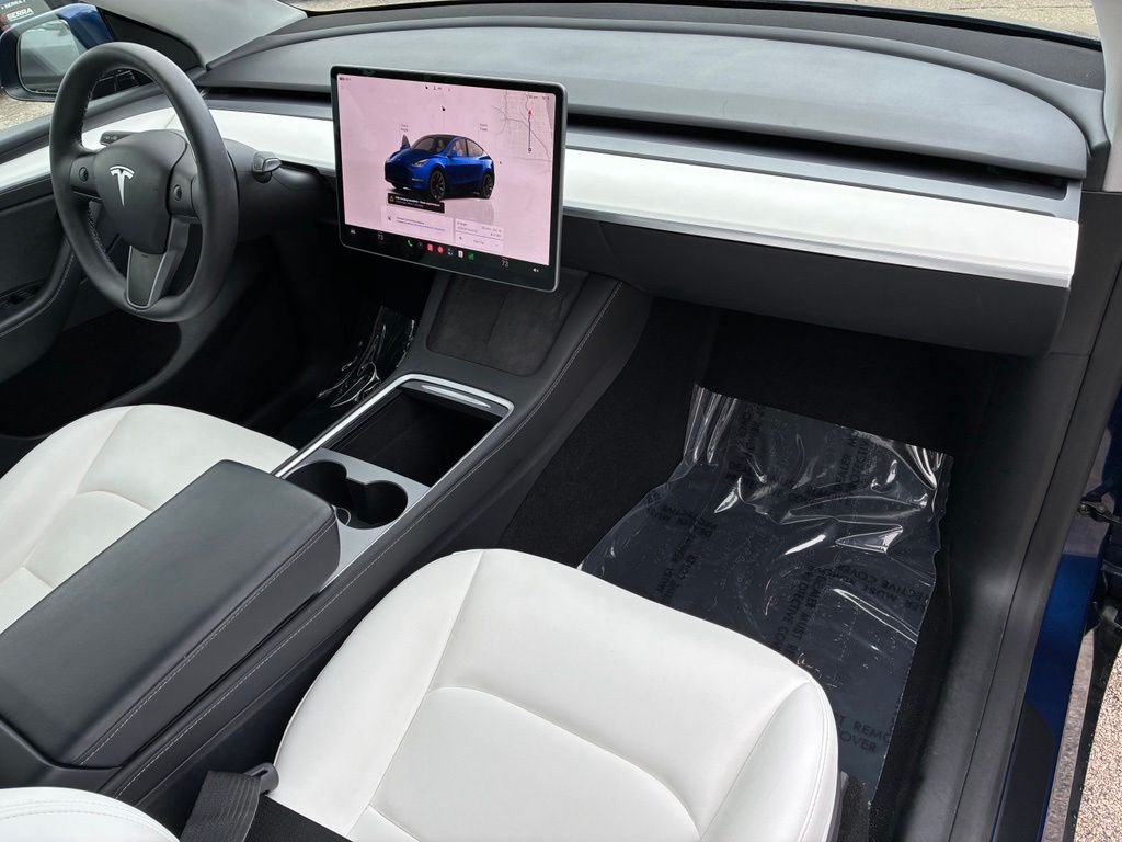 Used 2024  Tesla Long Range image 29
