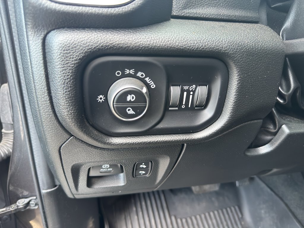 Used 2022 Granite Crystal Metallic Clearcoat Ram Laramie image 19