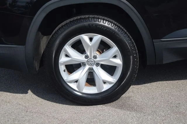 Used 2018 Black Volkswagen Launch Edition image 30