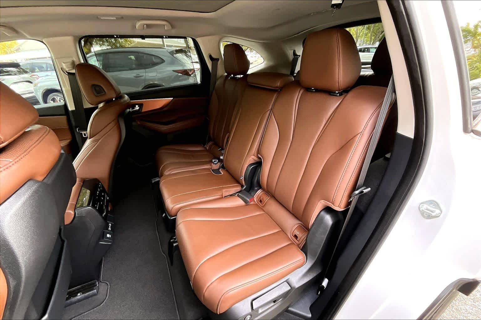Used 2023 Platinum White Pearl Acura w/Technology Package image 21