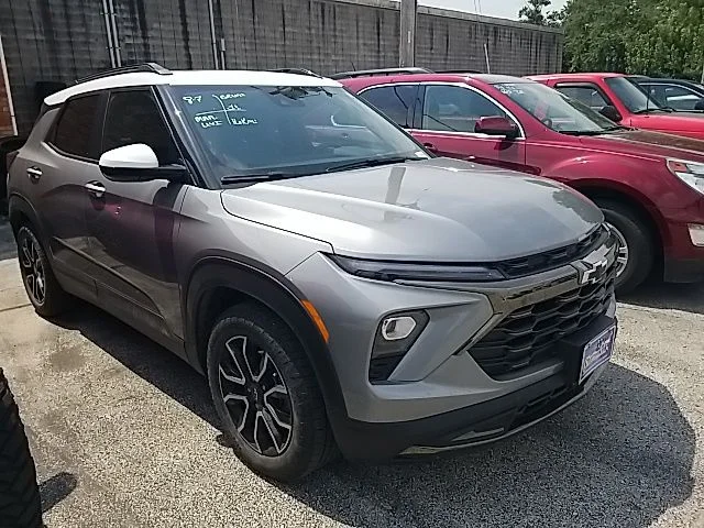 Used 2025 Gray Chevrolet ACTIV image 2