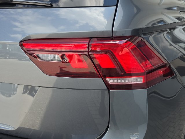 2022 Volkswagen Tiguan SE R-LINE BLACK - Photo 8