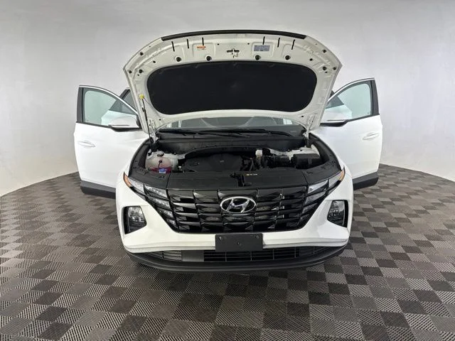 Used 2023 White Hyundai SEL image 14
