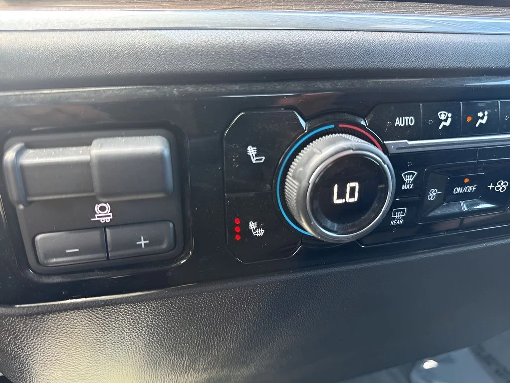 Used 2025 White Chevrolet LT image 21