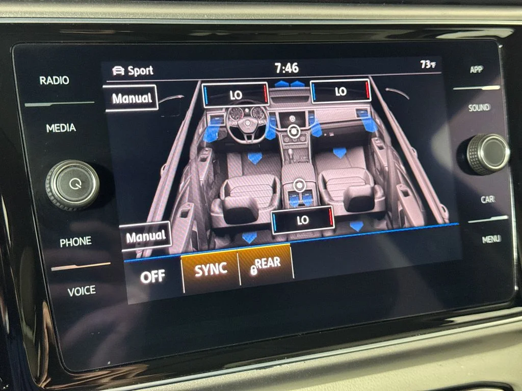 Used 2018 Blue Volkswagen SEL image 24
