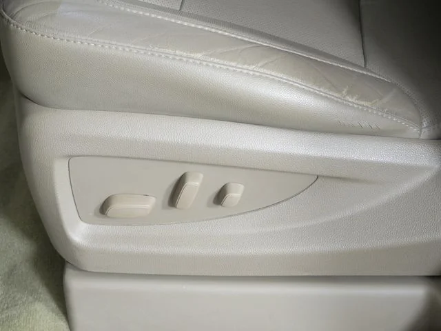Used 2018 Beige Chevrolet Premier image 19