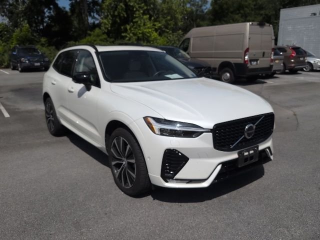 2024 Volvo XC60 B5 Plus Dark Theme AWD's photo