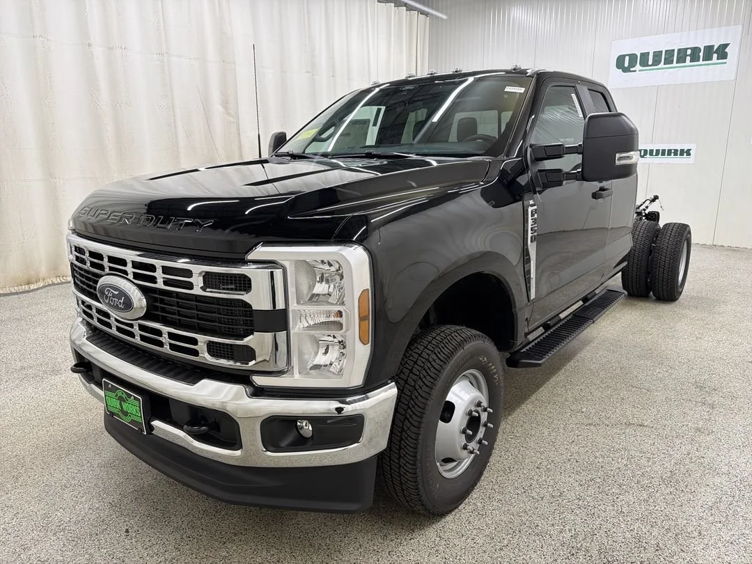 New 2026 Agate Black Metallic Ford F-350® XL image 4