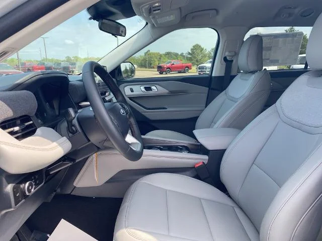 New 2026 Space White Metallic Ford Active image 12