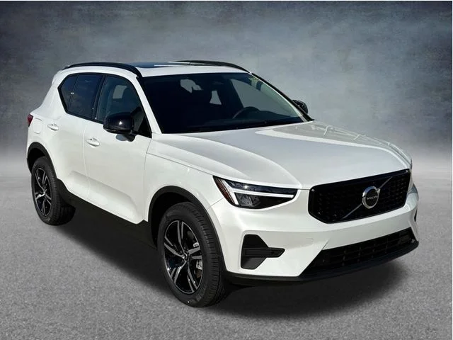 2026 Volvo XC40 B5 Core Dark AWD's photo