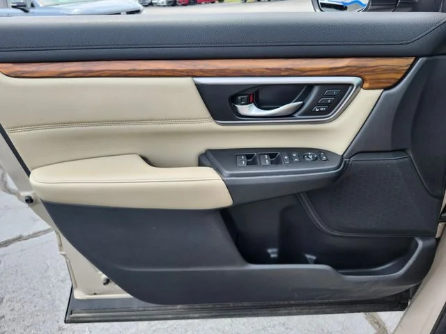 Used 2018 Beige Honda EX-L image 37