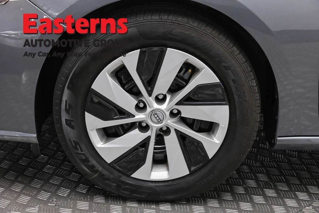 Used 2023 Gray Nissan 2.5 S image 31