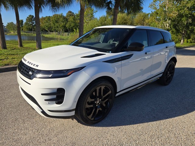 Used 2026 Fuji White Land Rover Dynamic SE image 1