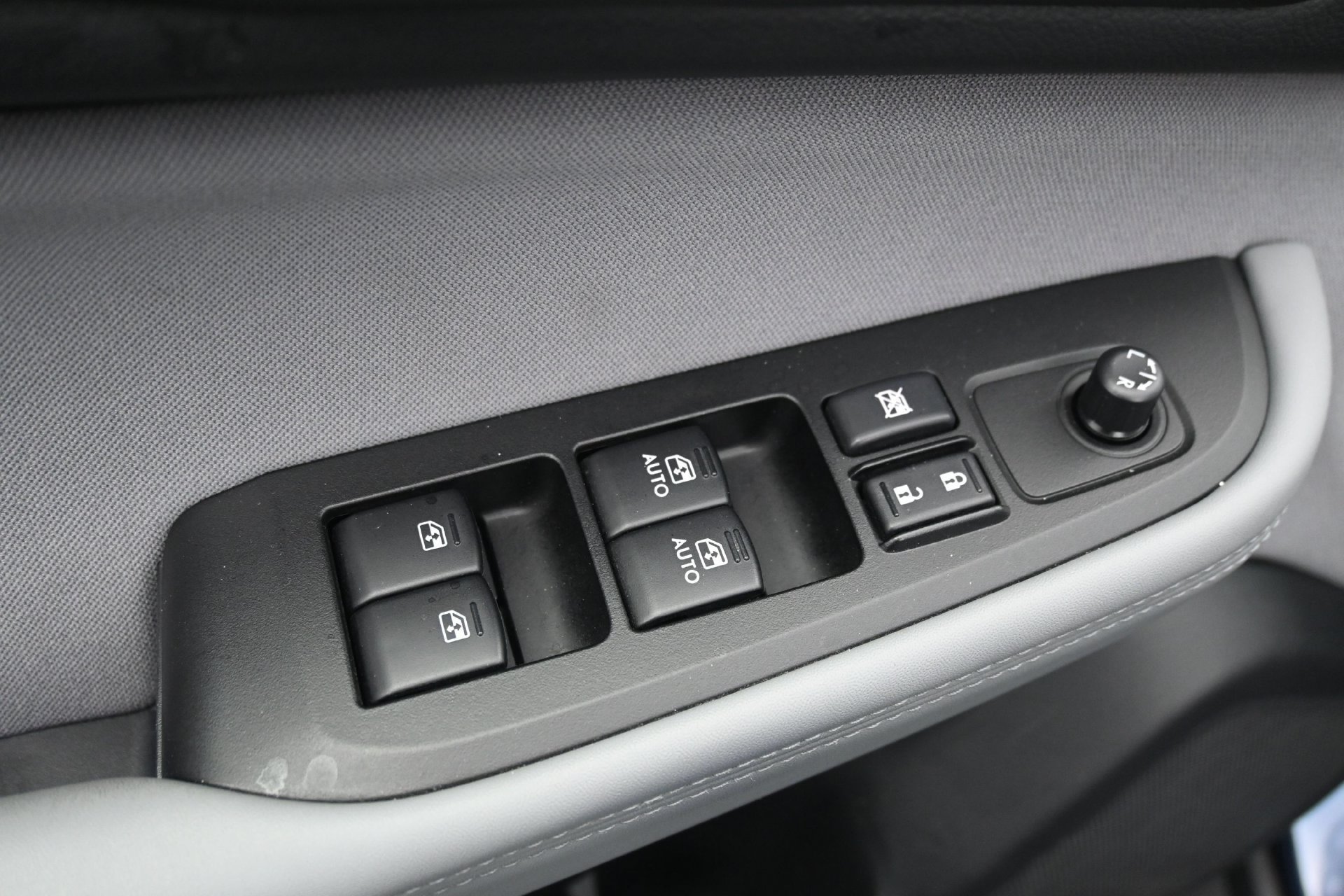 Used 2018 Twilight Blue Metallic Subaru 2.5i Premium image 23