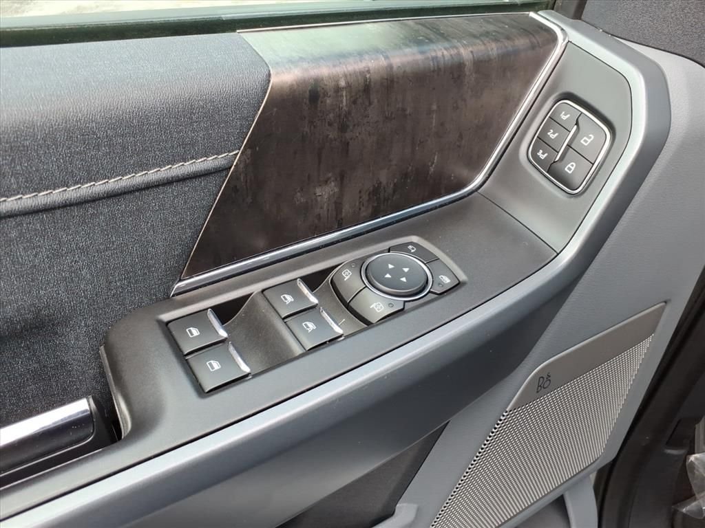 Used 2021 White Ford Lariat image 16