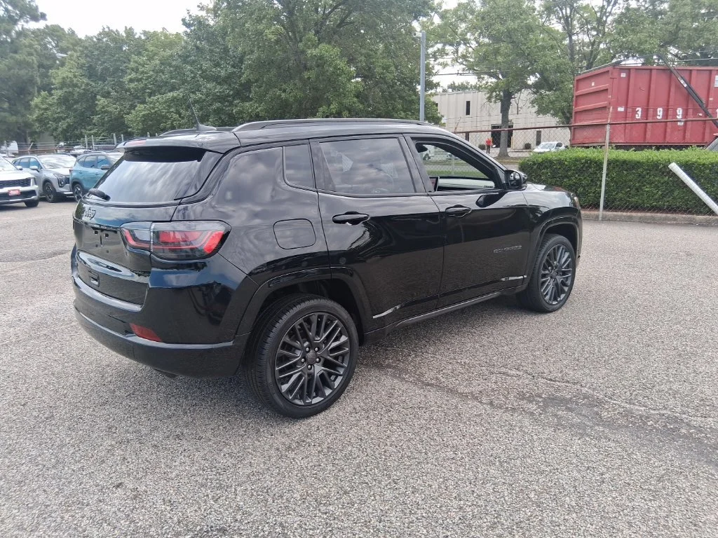 Used 2022 Black Jeep Limited image 5