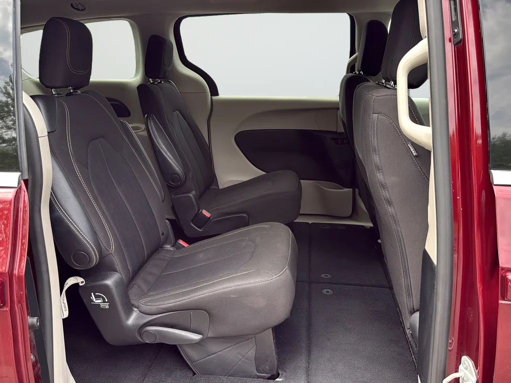 Used 2023 Red Chrysler LX image 20