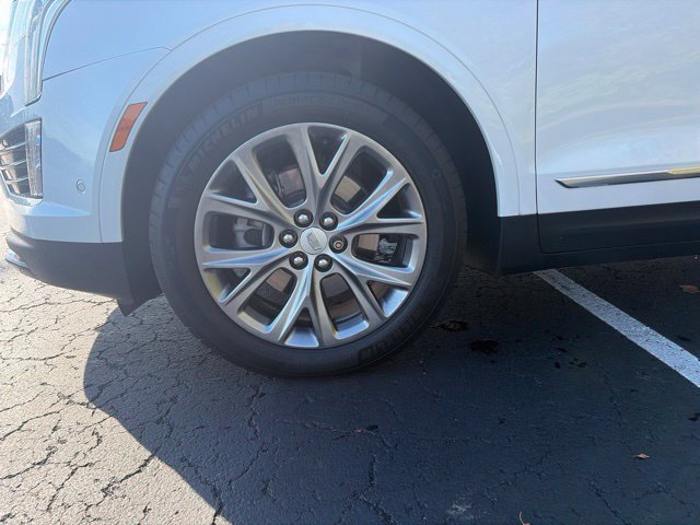Used 2021 Crystal White Tri-Coat Cadillac Sport image 4