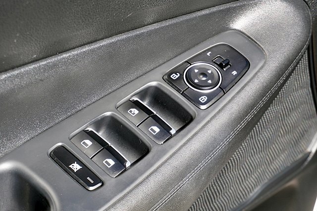 Used 2020 Brown Hyundai SE image 31