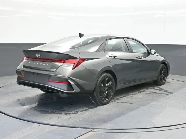 New 2026 Gray Hyundai SEL Sport image 9
