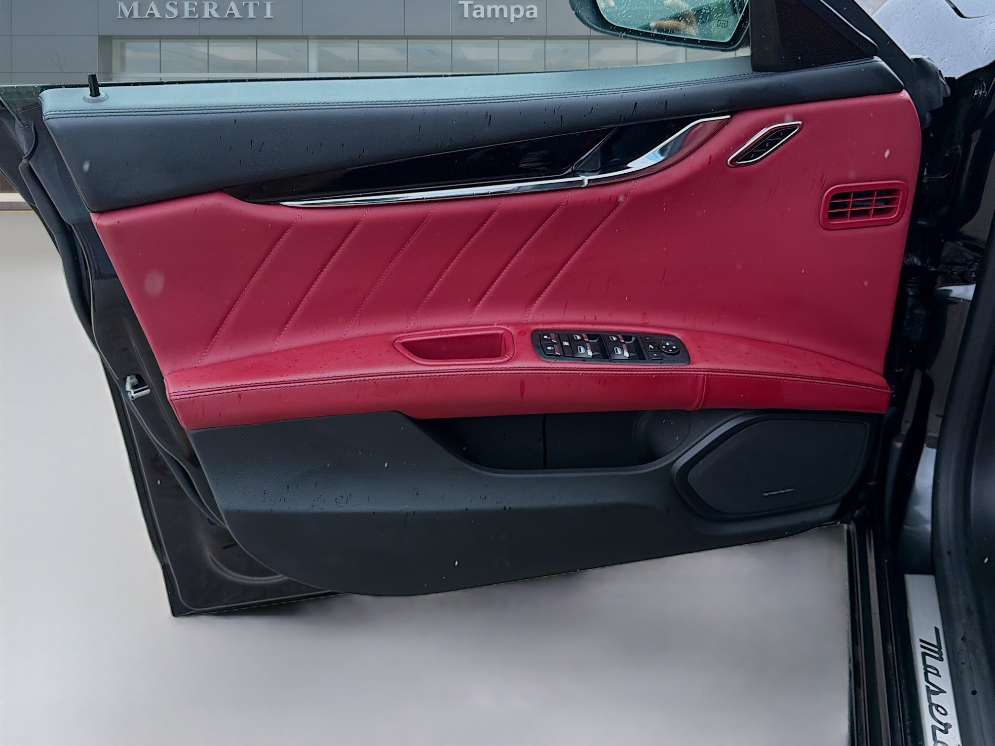 Used 2023 Nero Ribelle Mica Maserati Modena image 21