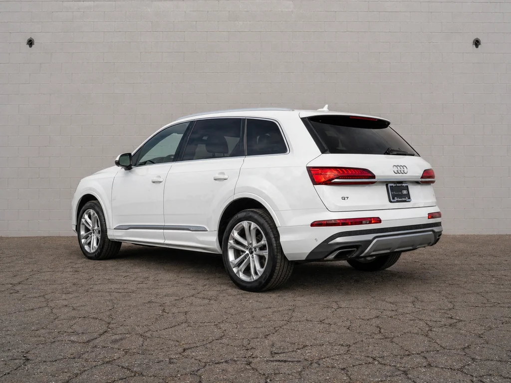 Used 2025 White Audi  image 3