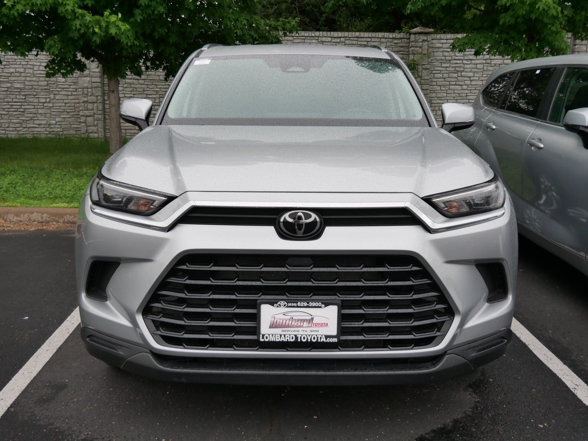 Certified 2025 Toyota Grand Highlander XLE with VIN 5TDAAAB5XSS078687 for sale in Brooklyn Center, Minnesota