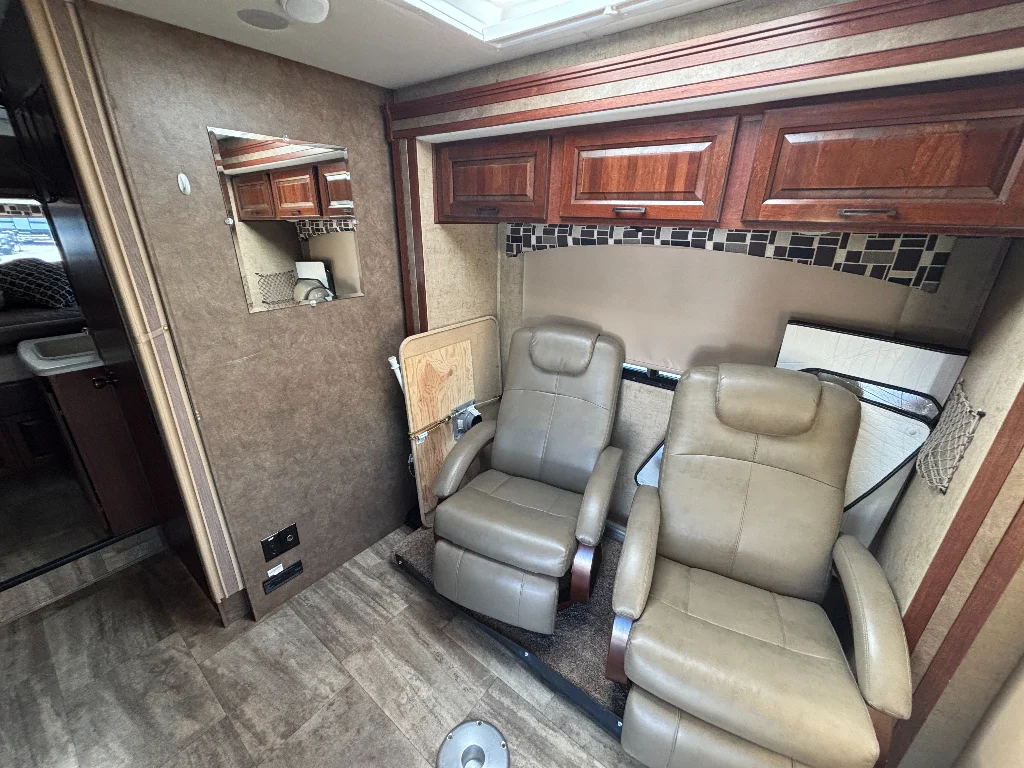 Used 2015 Arctic White Mercedes-Benz Base image 37