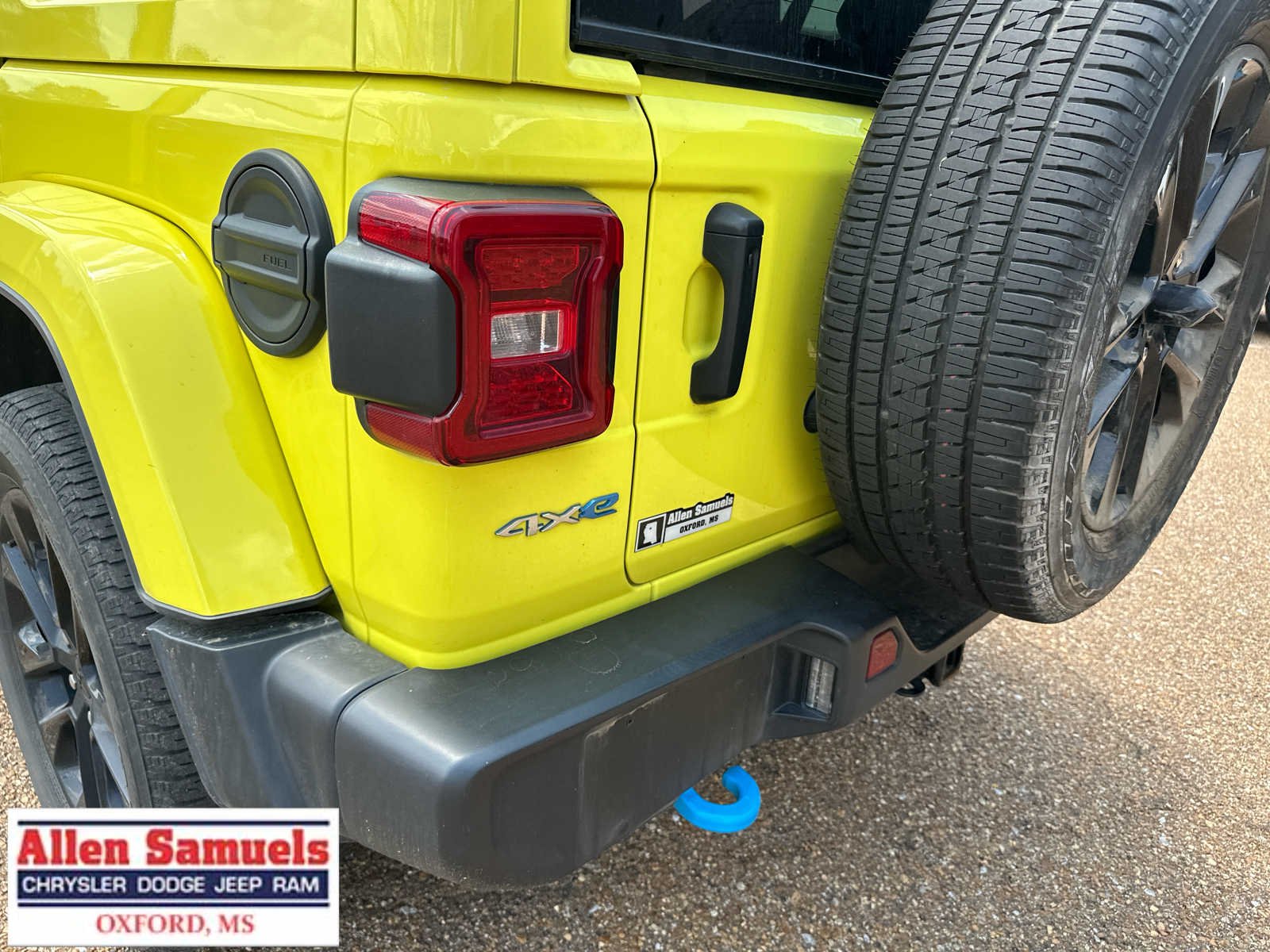Used 2022 High Velocity Clearcoat Jeep Unlimited Sahara image 56