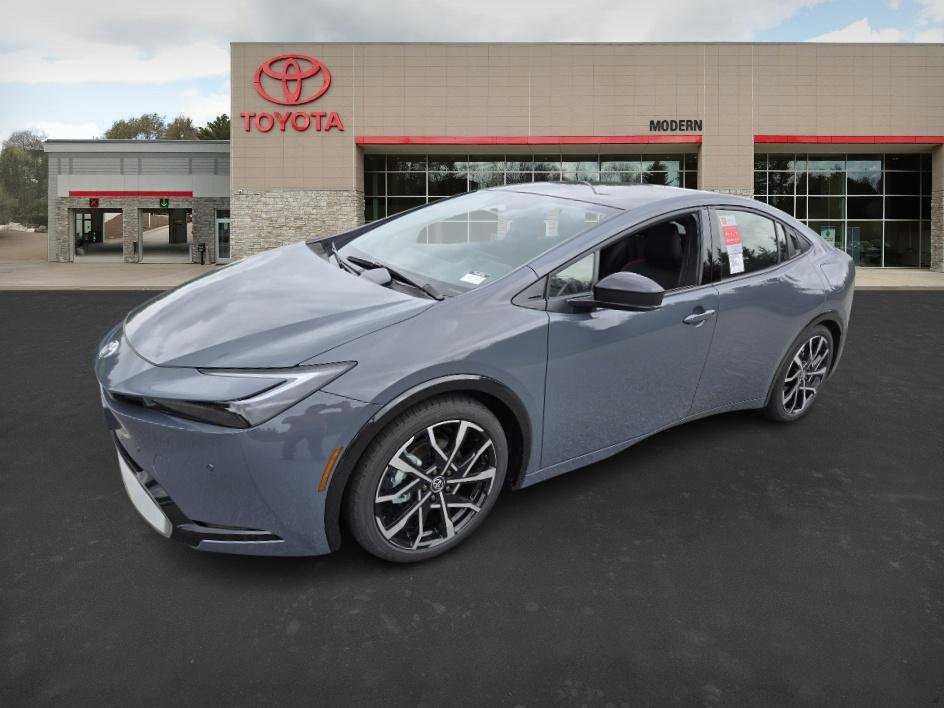 2025 Toyota Prius XSE Plug-in Hybrid's photo