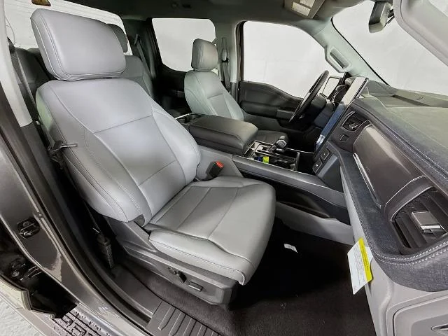 2025 Ford F-150 Lightning Flash - Photo 66