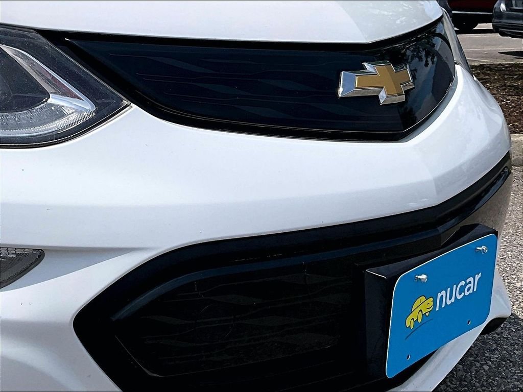 Used 2017 White Chevrolet LT image 30