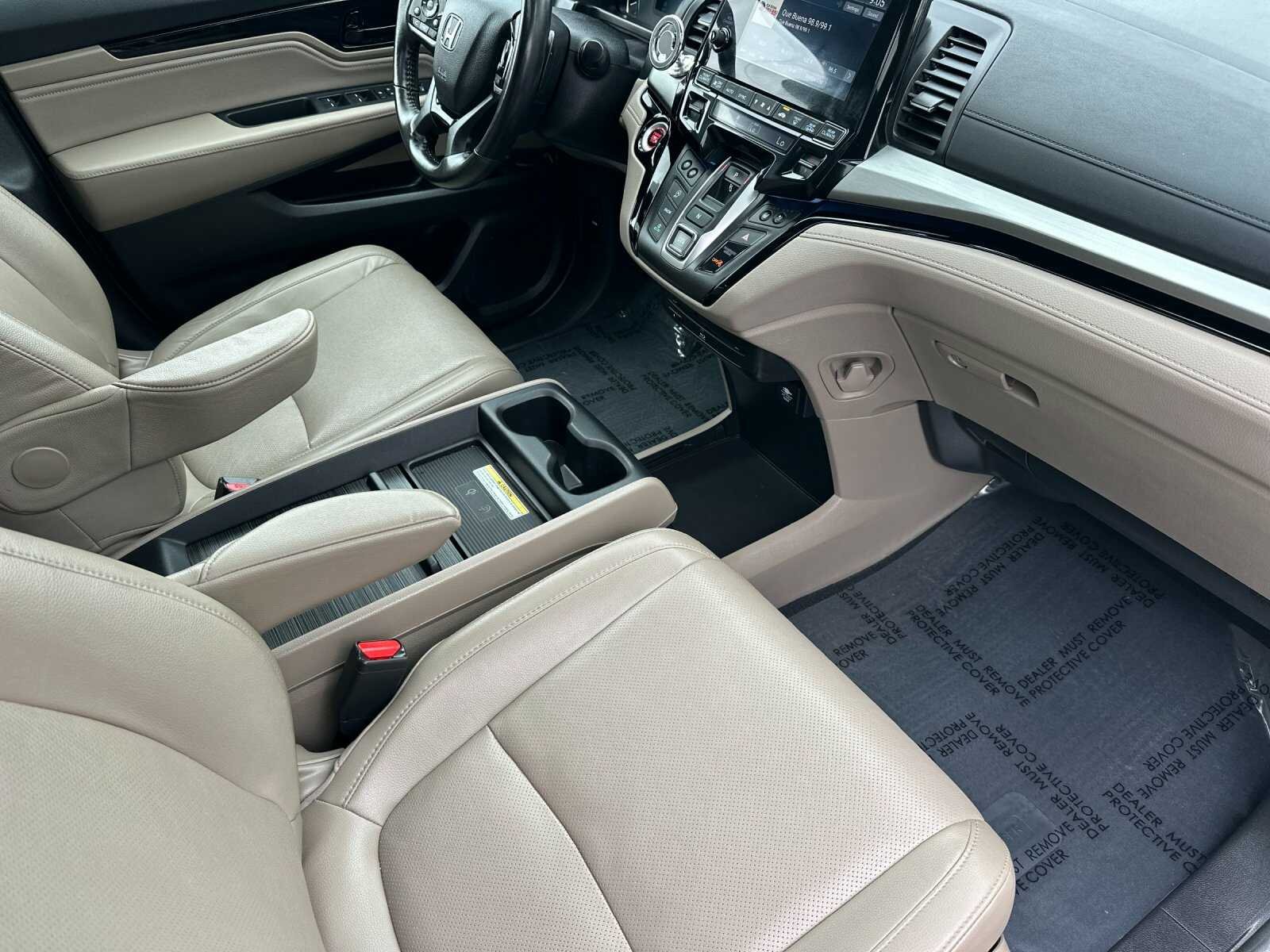 Used 2018 White Diamond Pearl Honda Elite 4D Passenger Van image 20