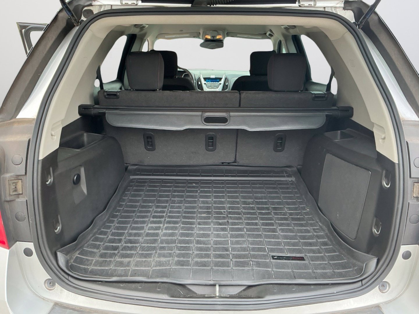 Used 2015 Silver Ice Metallic Chevrolet LS image 13