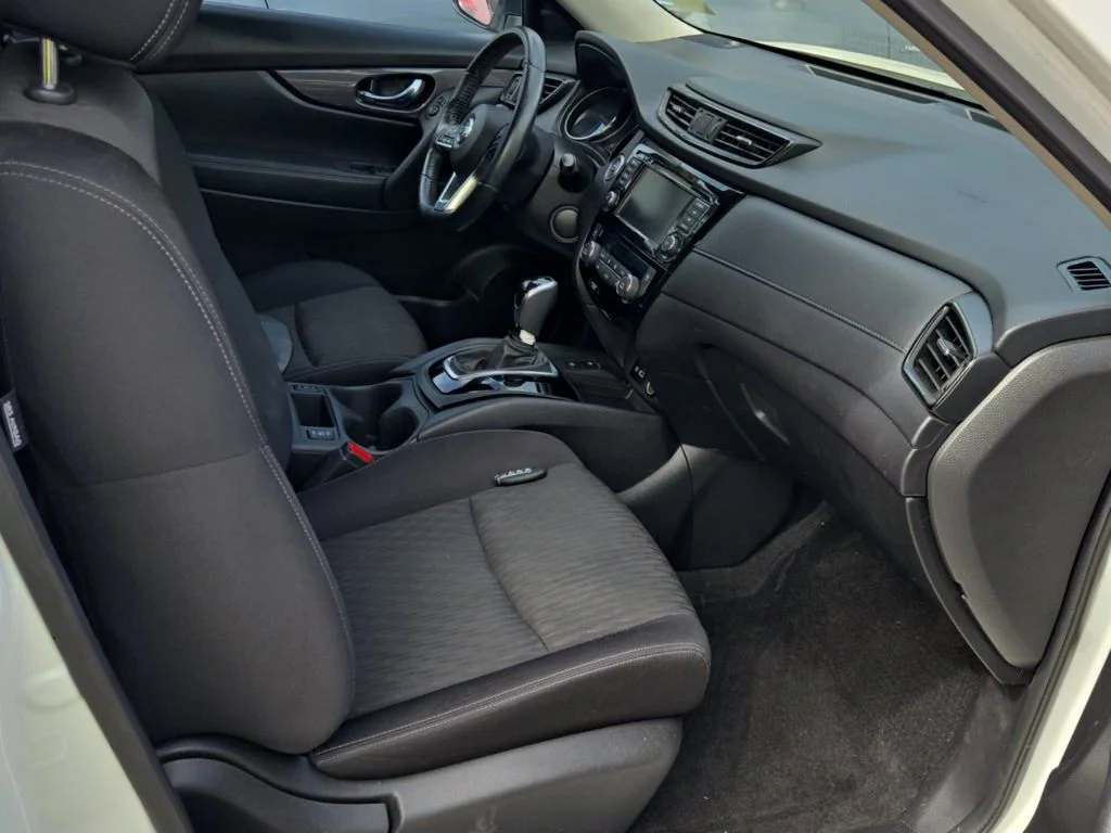 Used 2019 White Nissan SV image 4