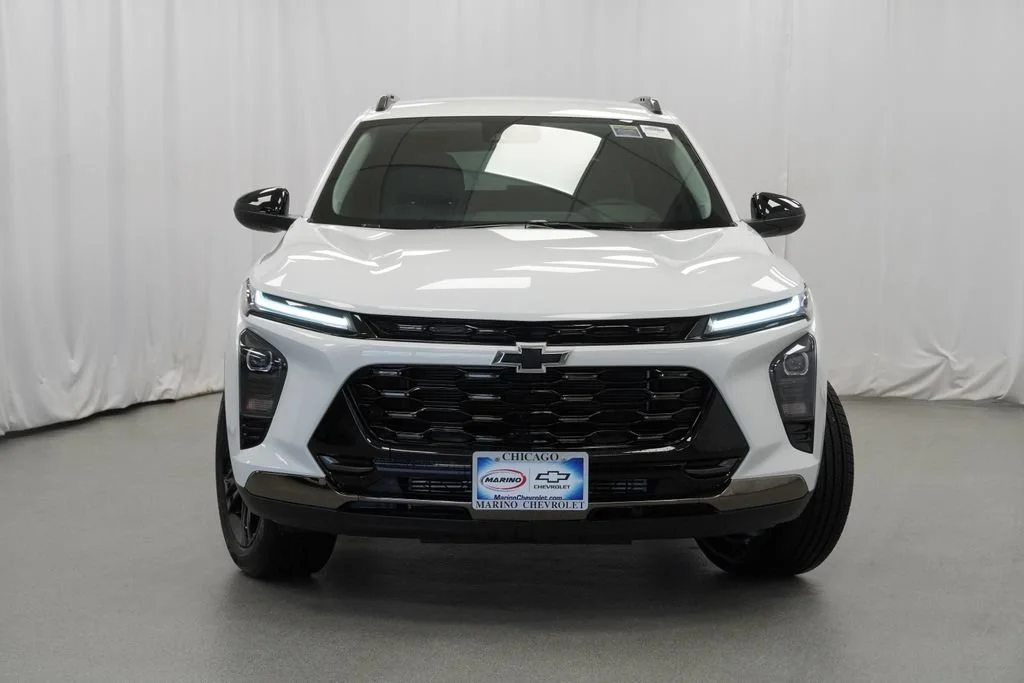 New 2026 Summit White Chevrolet ACTIV image 32