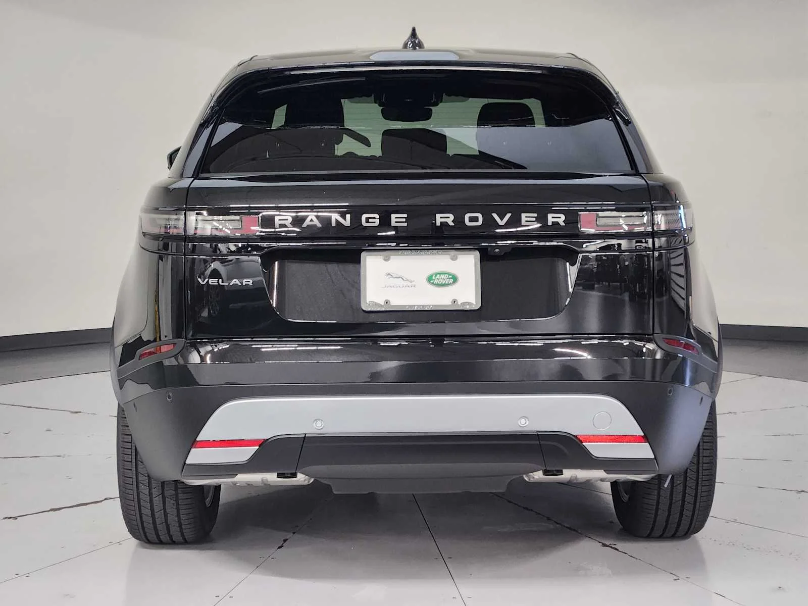 New 2026 Santorini Black Metallic Land Rover S image 16