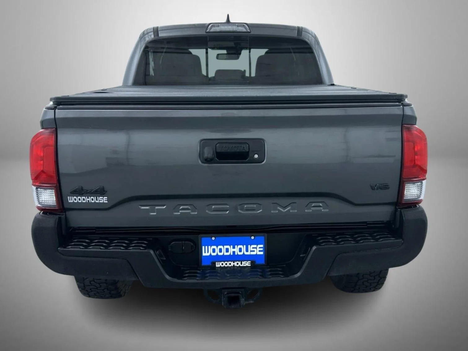 Used 2019 Gray Toyota SR5 image 6