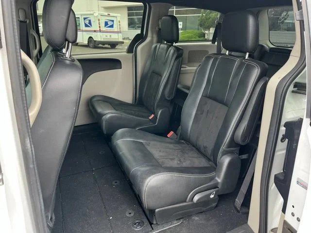 Used 2019 White Knuckle Clearcoat Dodge SXT image 15
