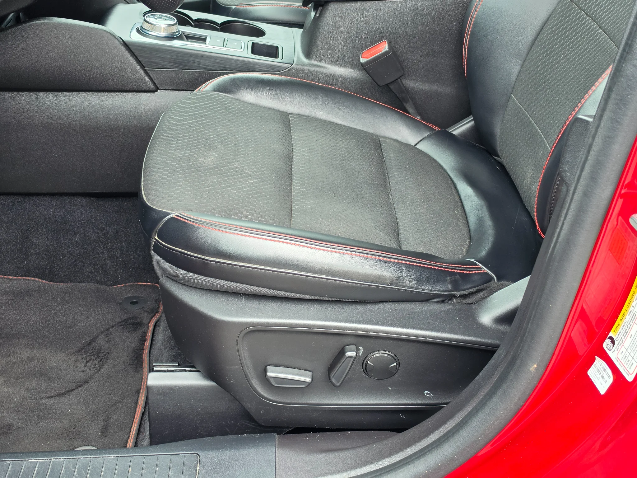 Used 2023 Rapid Red Metallic Tinted Clearcoat Ford ST-Line image 21