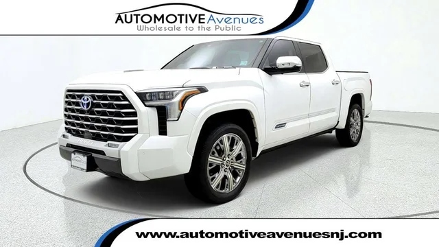 2024 Toyota Tundra 4WD Capstone Hybrid CrewMax 5.5' Bed w/ Non-Skid Bedliner