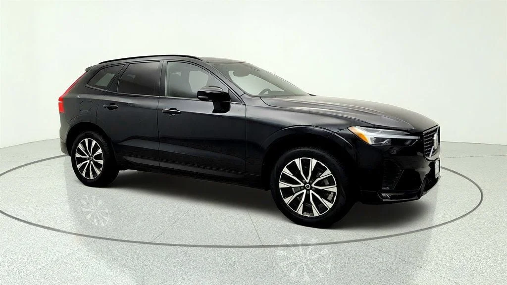 Used 2024 Onyx Black Metallic Volvo B5 AWD Core Dark Theme w/ Climate Package & 19