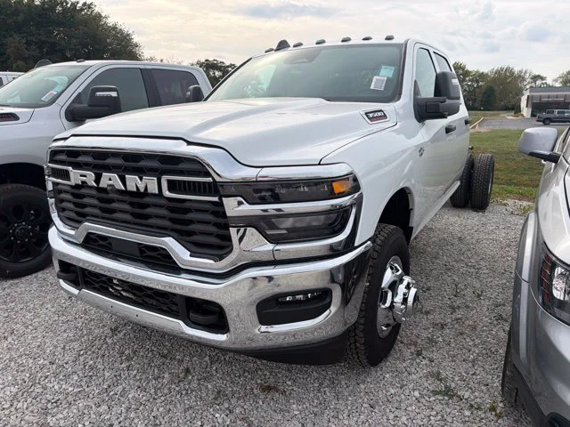 New 2027 Bright White Clear-Coat Paint RAM Tradesman image 2