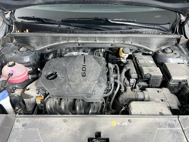 Used 2025  Kia LX image 26