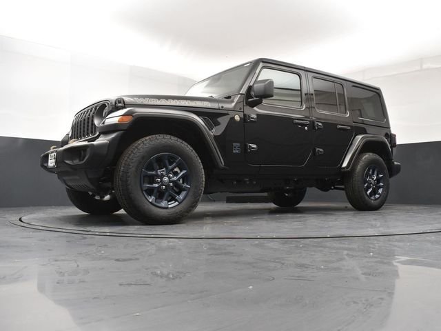 New 2026 Black Clear-Coat Exterior Paint Jeep 85th Anniversary Edition image 21